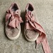 Stiefel Kleidung High Heels Jacken Sneaker  - Bild 9