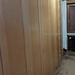 Schlafzimmer Schränke und ein Bett - Bild 1