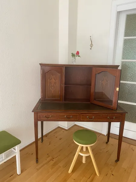 Antiker Schreibtisch 