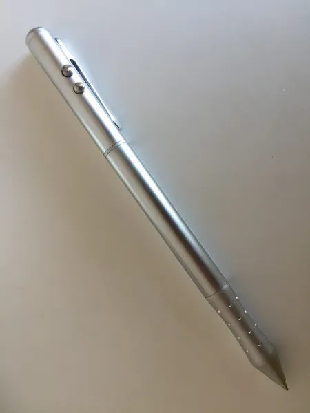 Hochwertiger 4-in-1 Stift mit Laserpointer 