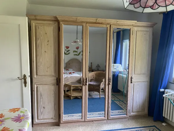 Massiver Bauernkleiderschrank top Zustand 