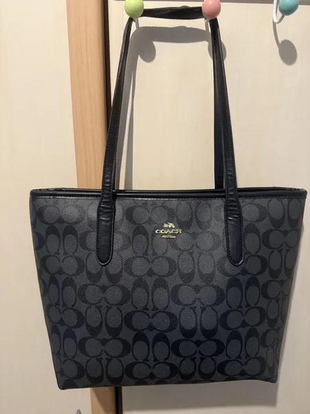 Schwarze Tasche 