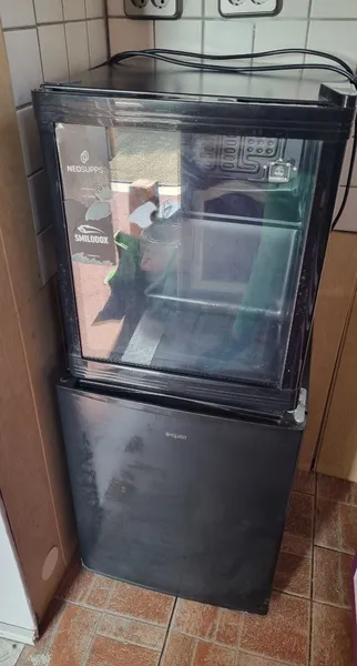 Kühl,-und ein Gefrierschrank 