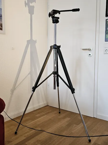 Füße  mit gummigeschützten Spikes